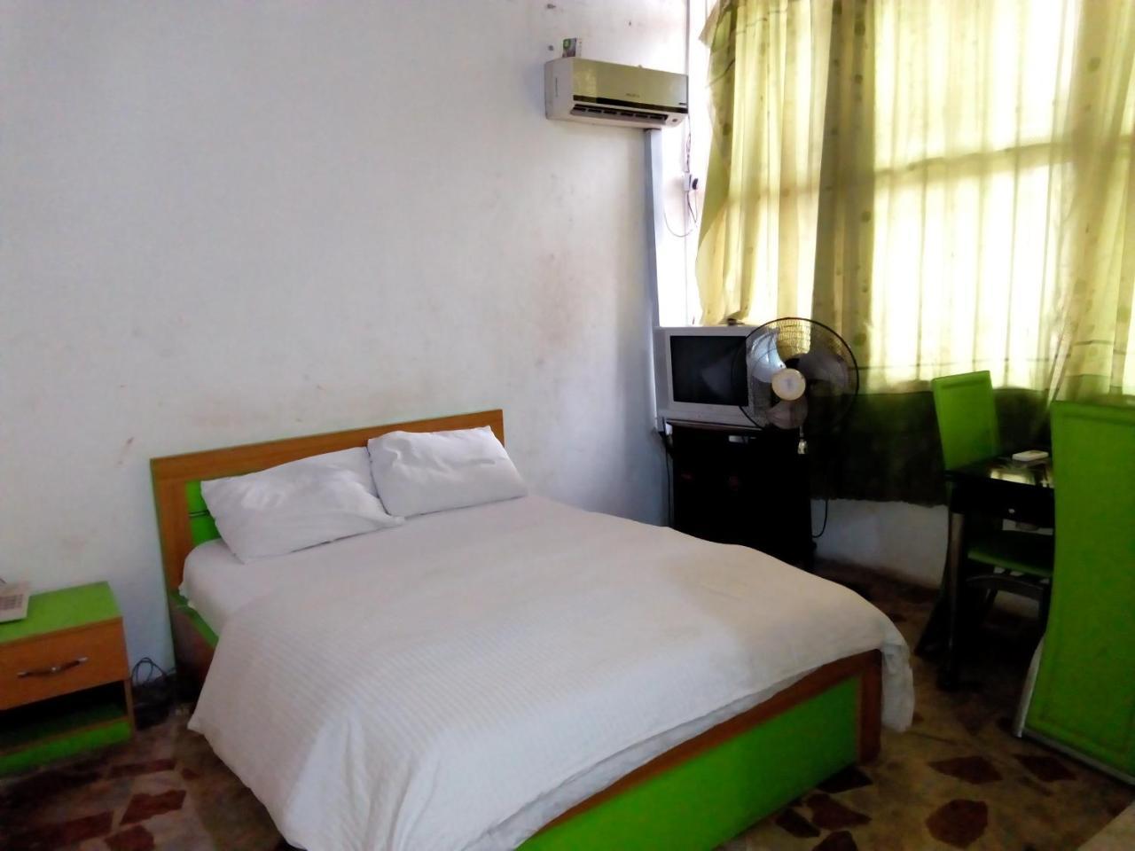 Royal Green Guest House Abeokuta Екстер'єр фото