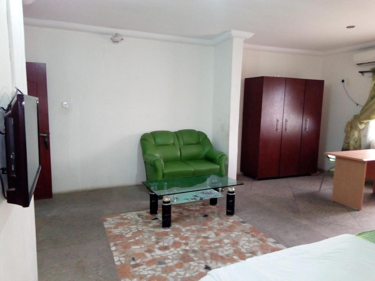 Royal Green Guest House Abeokuta Екстер'єр фото