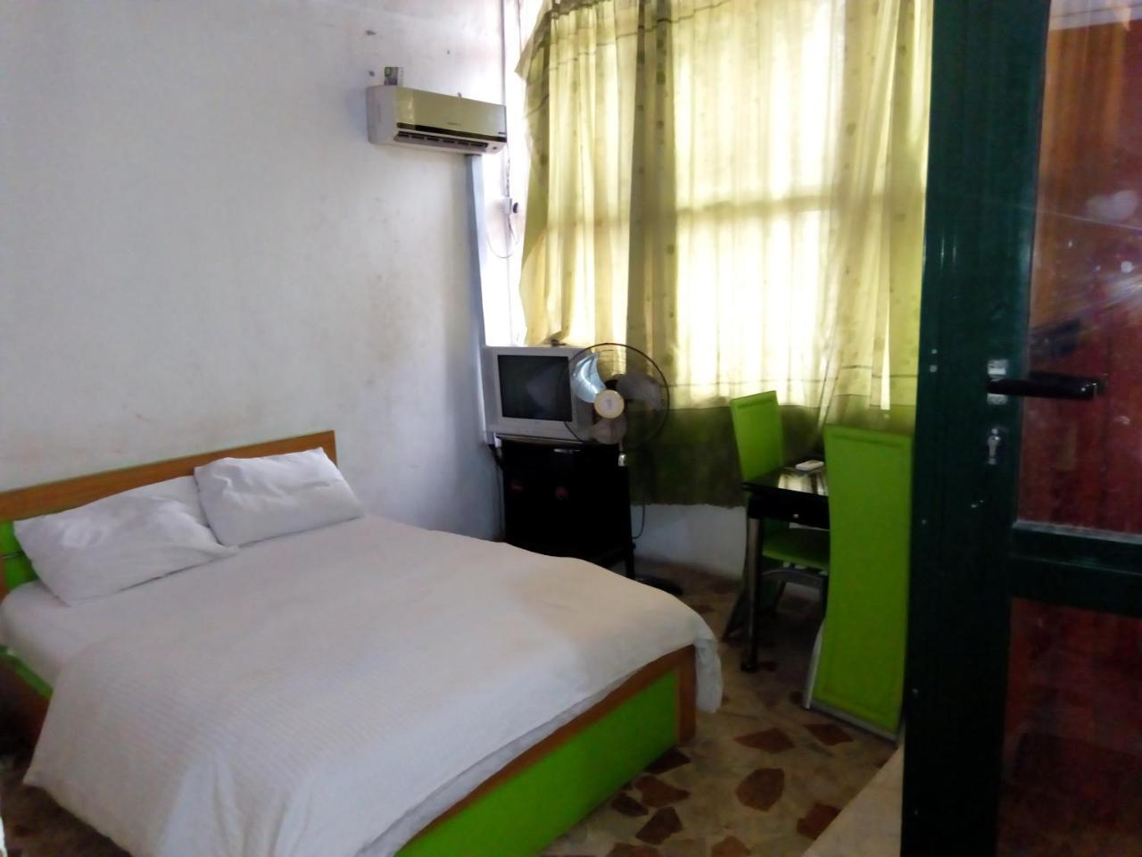 Royal Green Guest House Abeokuta Екстер'єр фото